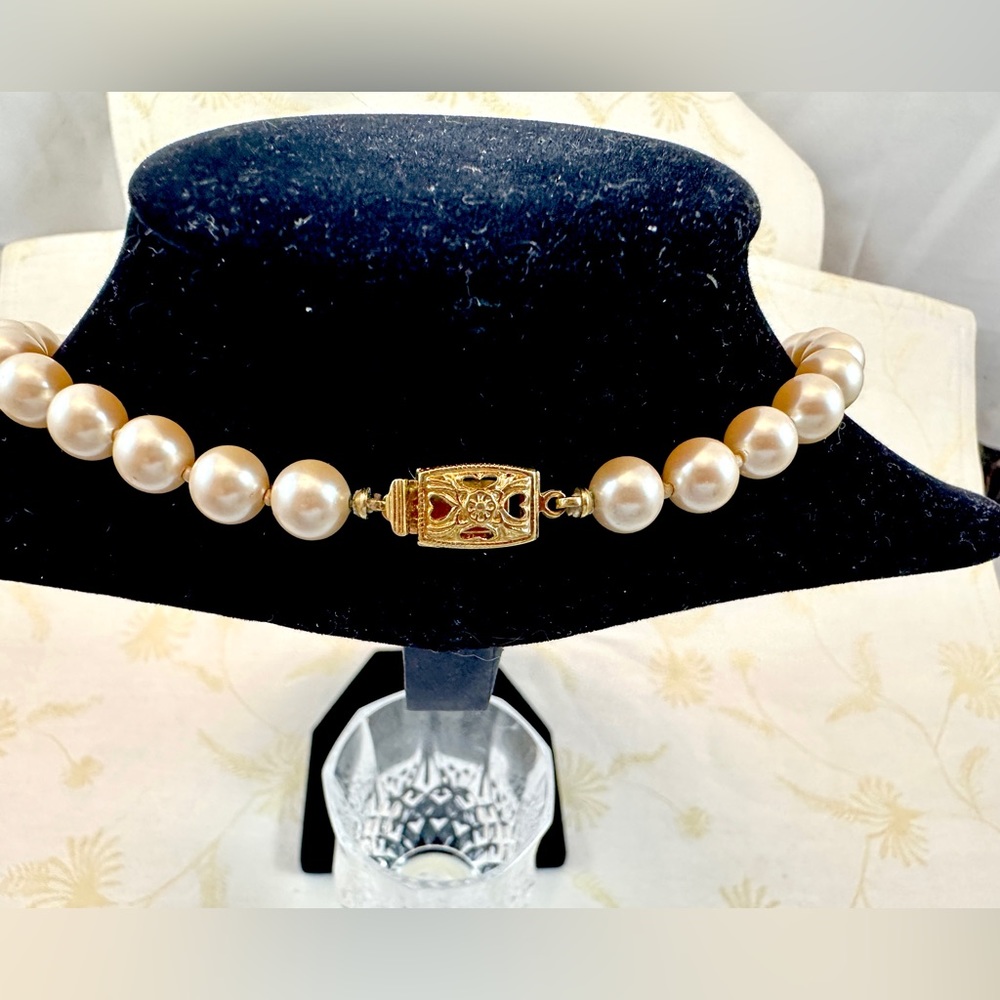 Vintage signed Monet pearl necklace with gold filigree box clasp classic 50s 60s